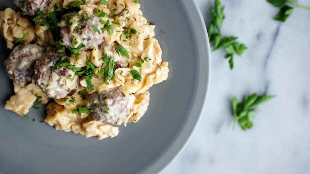 Delicious trio of lamb, ground beef and ground veal combined with a creamy white sauce. 