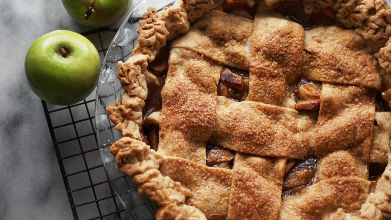 Pi(e) Day ~ Apple Pie - Cosette's Kitchen