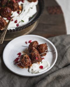 plate-with-2-lamb-meatball-skewers