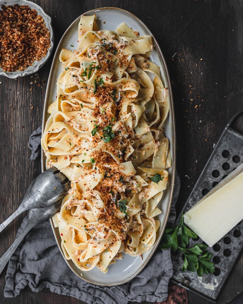 creamy-garlic-lemon-pasta-with-crab_final_pastanadcrabscene