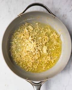 creamy-garlic-lemon-pasta-with-crab_process_shallots_garlic-2