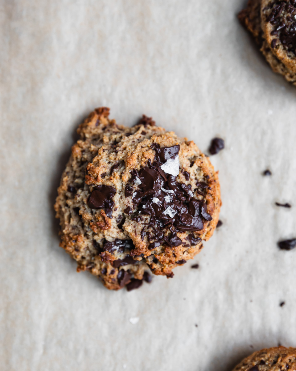 almondcookies-final-baked-on-cookie-sheet